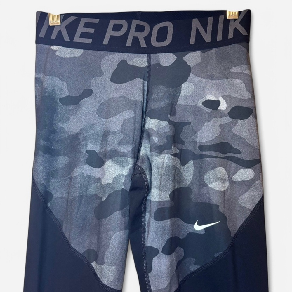 Nike Pro Womens Camo Capri Leggings Size Medium Black & Grey Workout Pilates - Picture 2 of 6